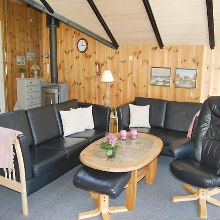 Three-bedroom Holiday In Feriehus Oksbøl