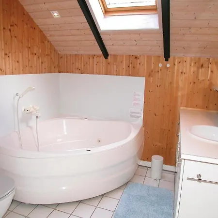 Feriehus Three-bedroom Holiday In *