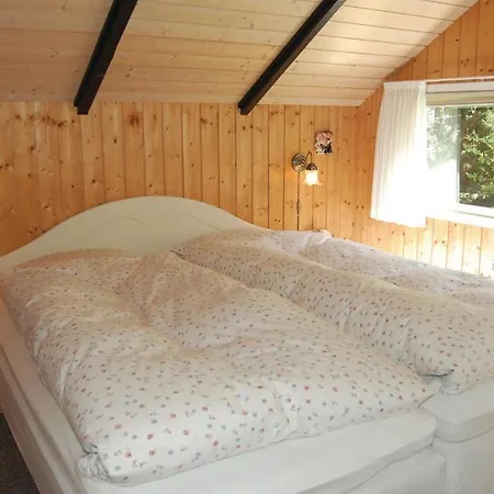 Three-bedroom Holiday In Feriehus *