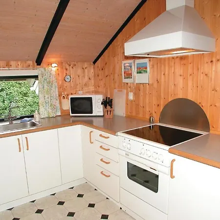 Three-bedroom Holiday In Feriehus *